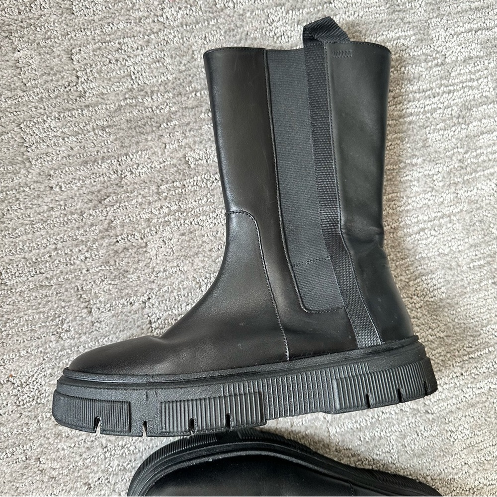 Sz 7 GEOX Isotte Black Leather Platform Boots, Like New - Picture 3 of 8